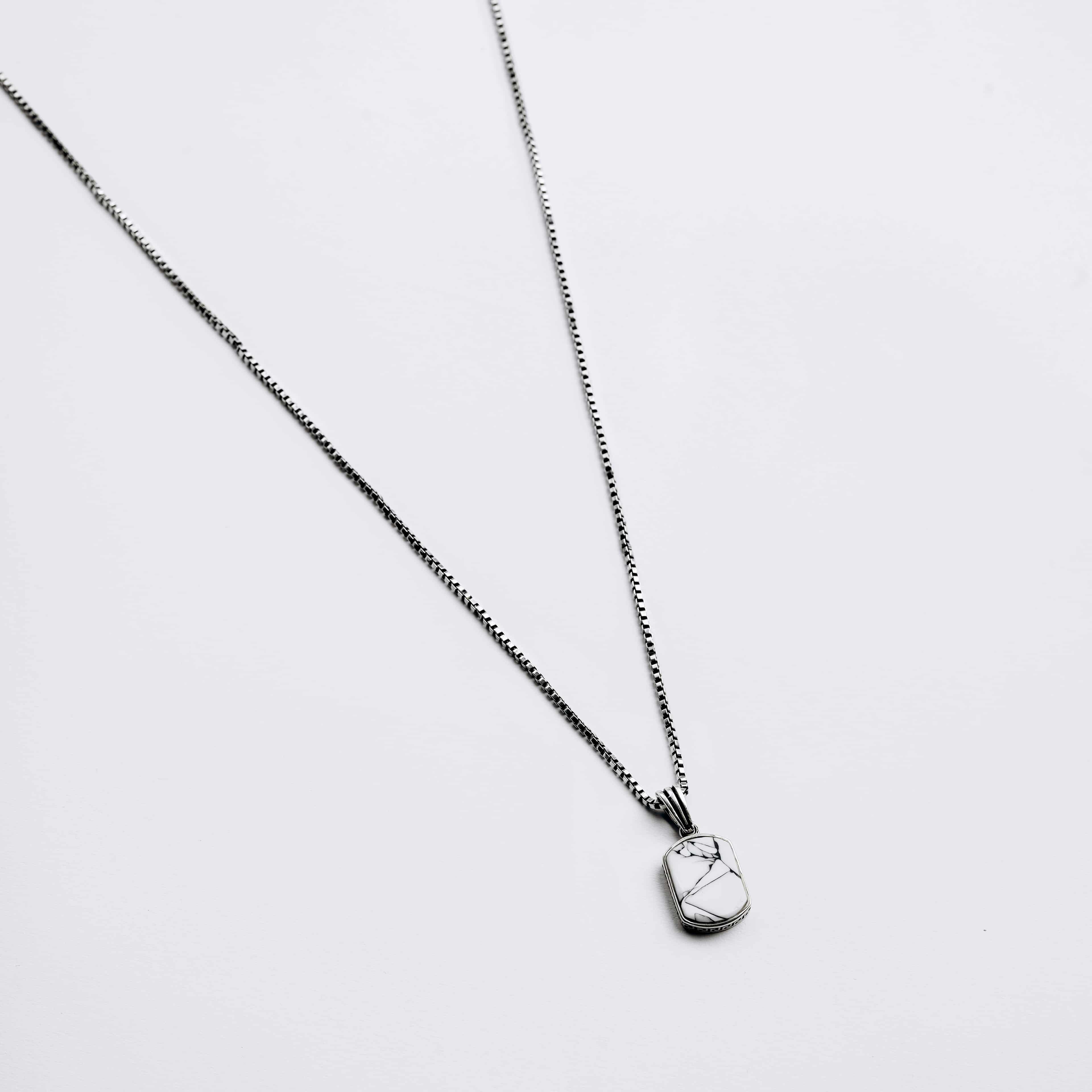 Box Chain Necklace with Dual Essence Pendant